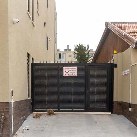Nahal Oz 33 Aparthotel Bat Yam Exterior foto